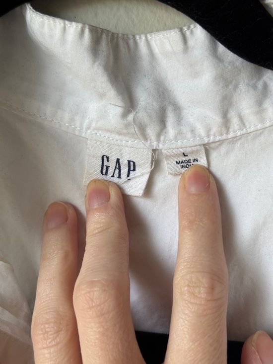 GAP White Long-Sleeve Button-Down Shirt - Picture 3 of 4